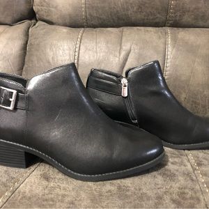 Vionic Booties size 8.5